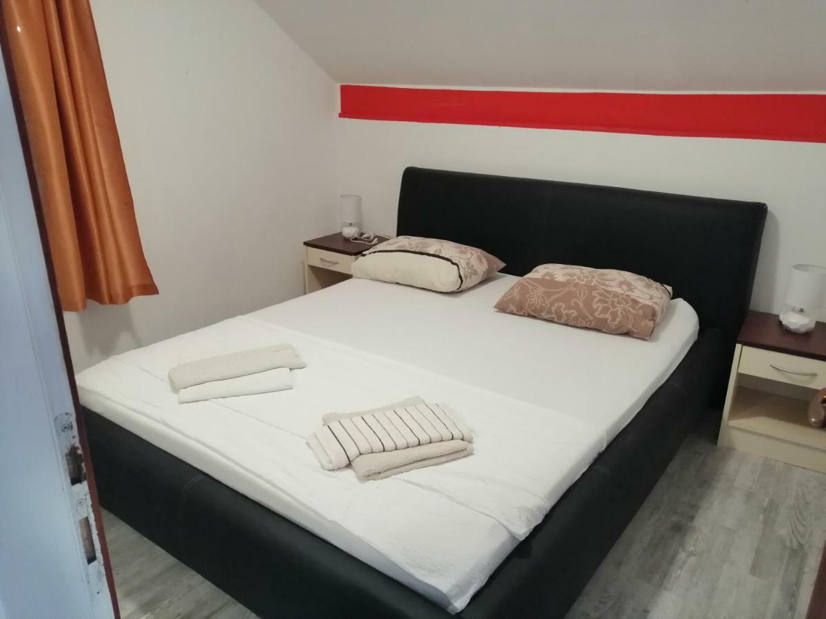 Apartmani Petra Vrsi Kültér fotó