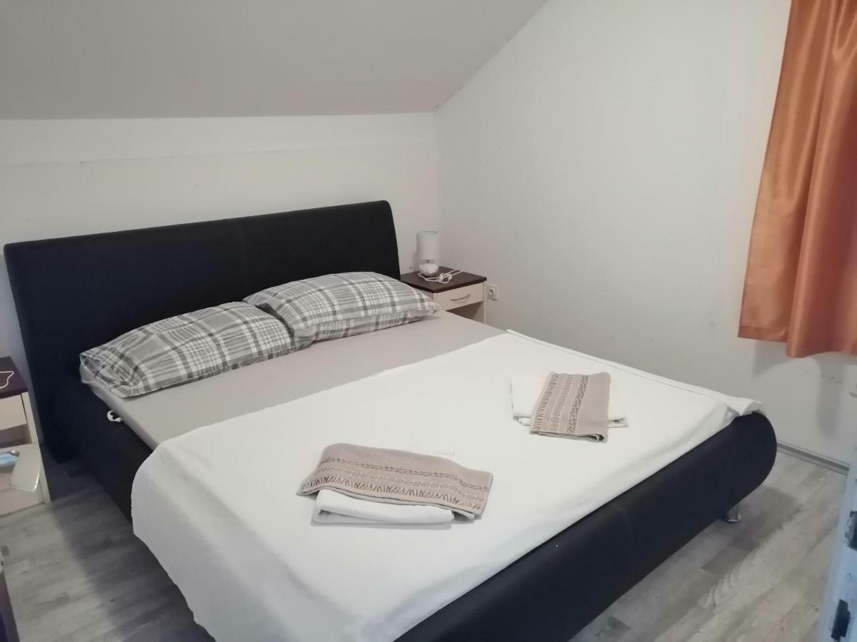 Apartmani Petra Vrsi Kültér fotó