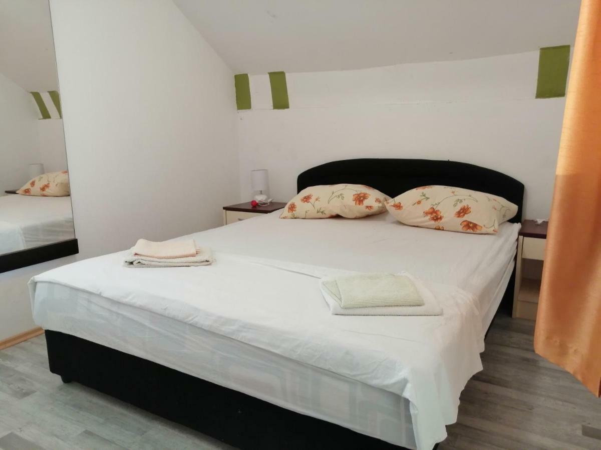 Apartmani Petra Vrsi Kültér fotó